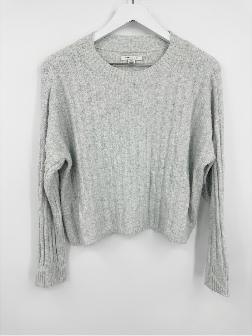 American Eagle Gray Cropped Lightweight Sweater Size Small